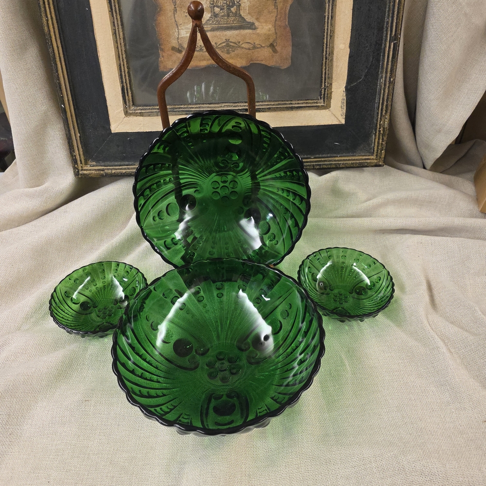 Vintage Anchor Hocking Burple Green Glass 2 Large Bowls and 2 Small Bowls